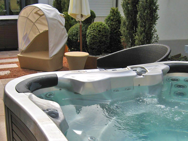 Whirlpool aufgestellt 18